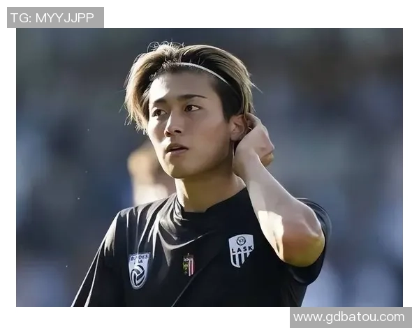 细思极恐 合影三笘薰的黑人小孩有日本血缘:4岁参加足球武士学院 细思极恐 合影三笘薰的黑人小孩有日本血缘:4岁参加足球武士学院